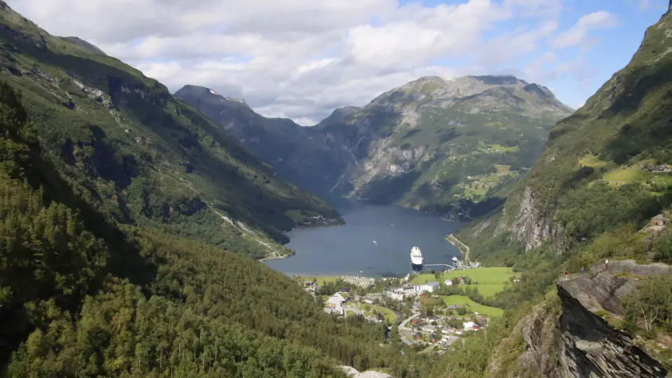 Geirangerfjorden sett fra fjellet