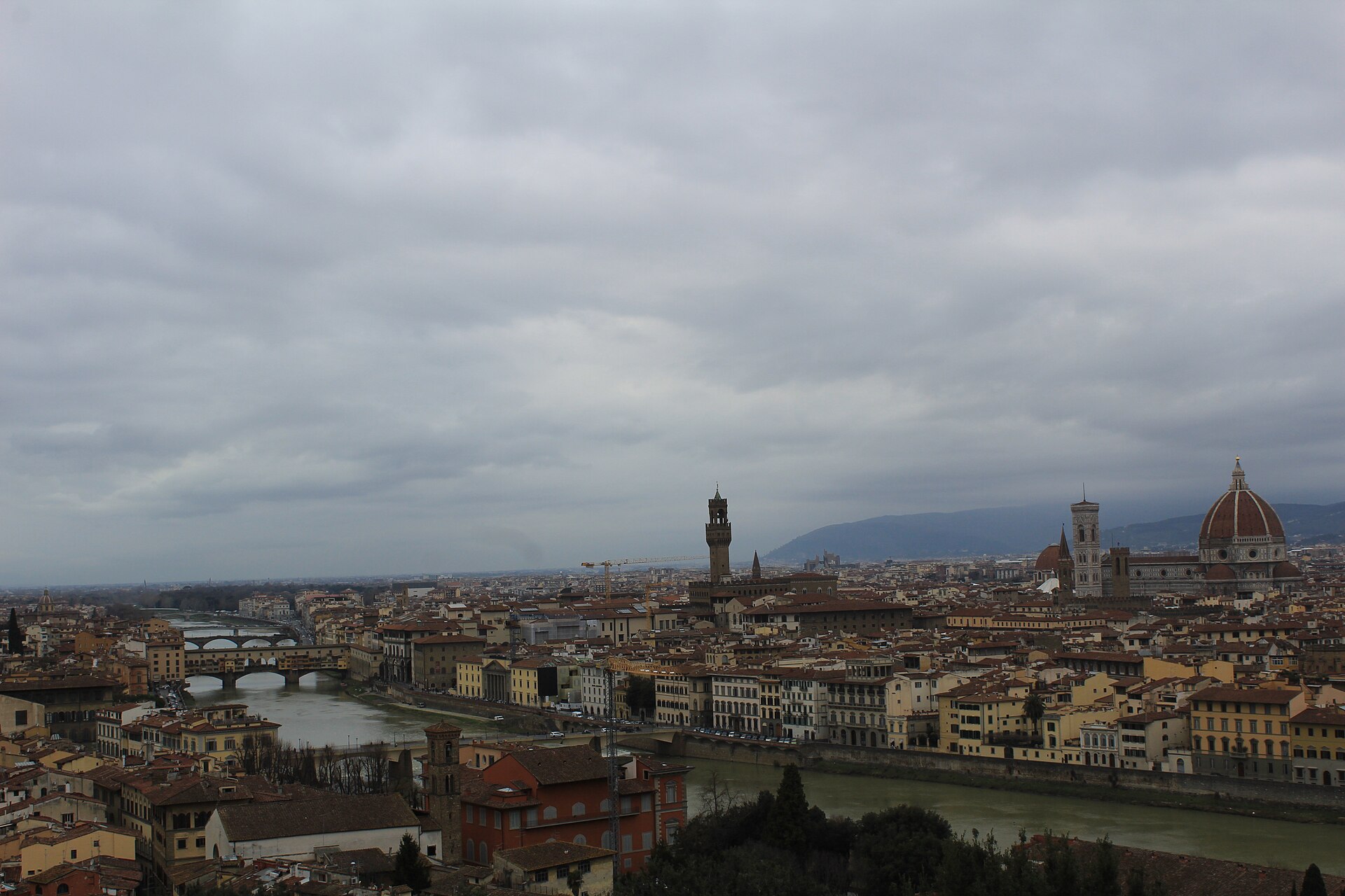 Firenze med domkirken og Palazzo Vecchio sett fra Piazzale Michelangelo
