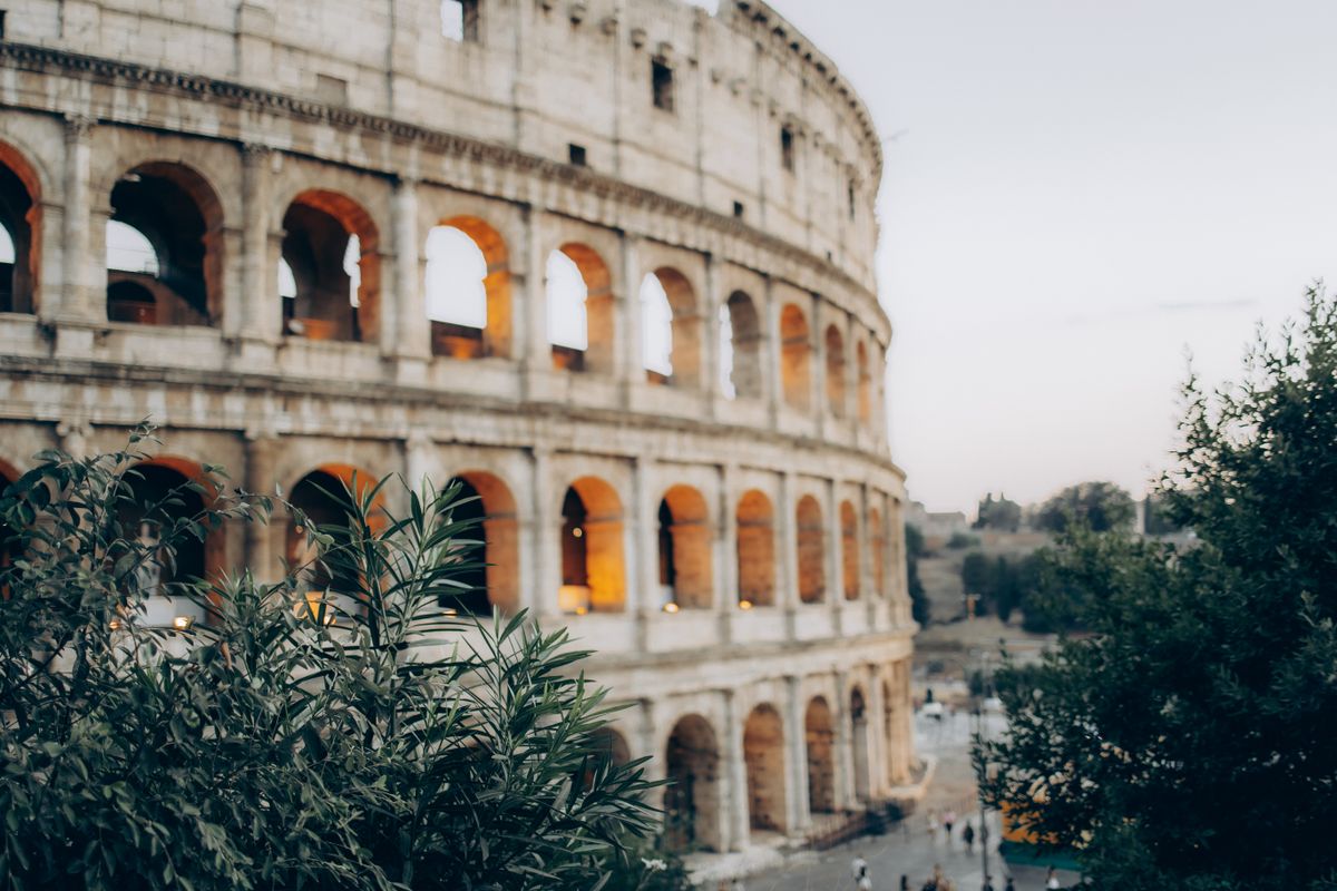 Colosseum i Roma i varmt kveldslys